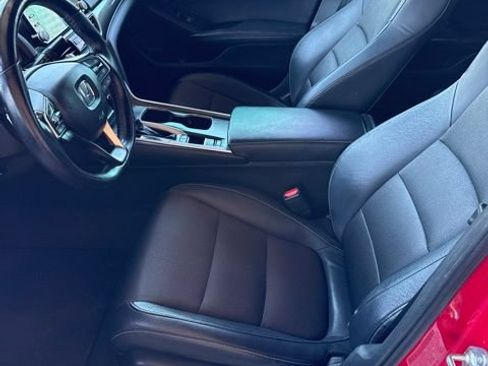 Used 2018 Honda Accord Sport image 16
