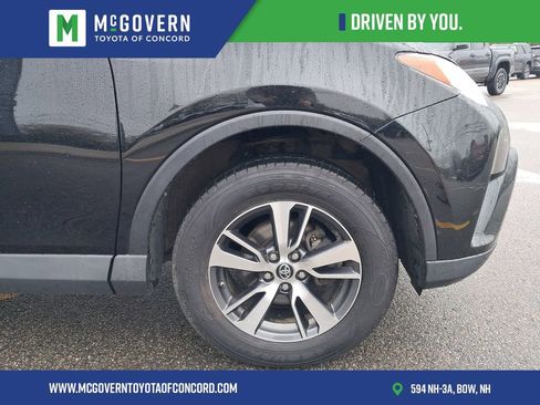 Used 2018 Toyota RAV4 XLE AWD/4WD image 10