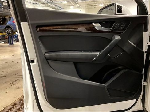 Used 2020 Audi Q5 2.0T Premium w/ Convenience Package AWD/4WD image 23