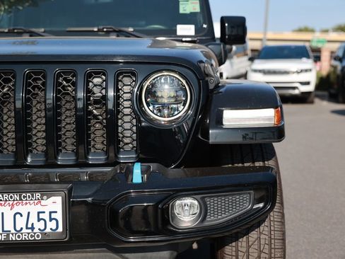 Used 2023 Jeep Wrangler Unlimited Sahara AWD/4WD image 5