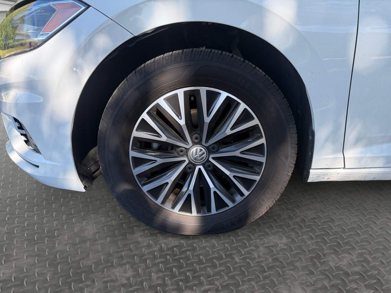 Used 2019 Volkswagen Jetta SE w/ Cold Weather Package FWD image 9