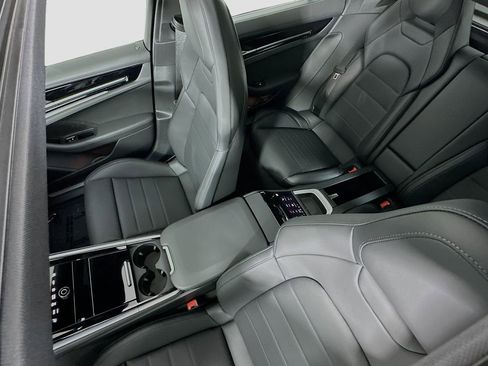 New 2026 Porsche Panamera image 14