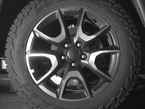 Used 2025 Jeep Compass Trailhawk image 15