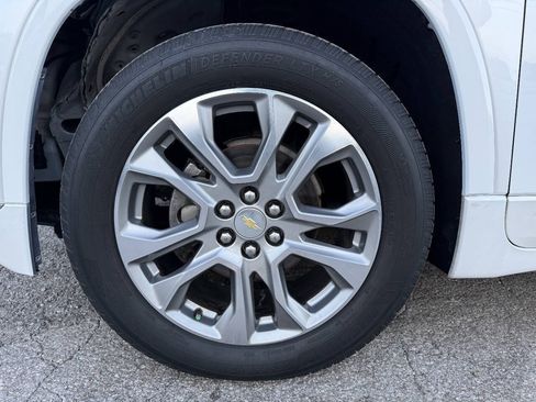 Used 2018 Chevrolet Traverse Premier w/ Driver Confidence II Package FWD image 30