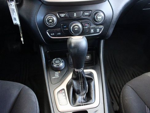 Used 2014 Jeep Cherokee Latitude image 38