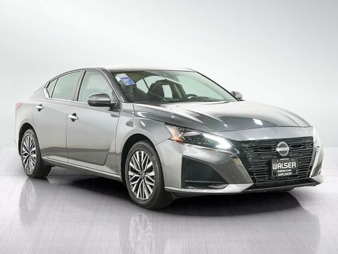 Used 2023 Nissan Altima 2.5 SV AWD/4WD image 7
