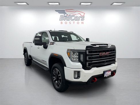 Used 2021 GMC Sierra 2500 AT4 w/ AT4 Premium Plus Package image 3