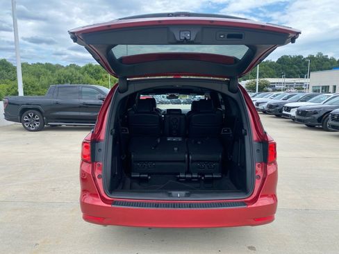 Used 2023 Honda Odyssey Sport image 18