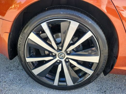 Used 2020 Nissan Altima 2.5 SR w/ Premium Package FWD image 11