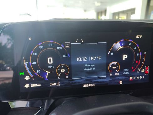 Used 2025 Chevrolet Suburban Z71 AWD/4WD image 10