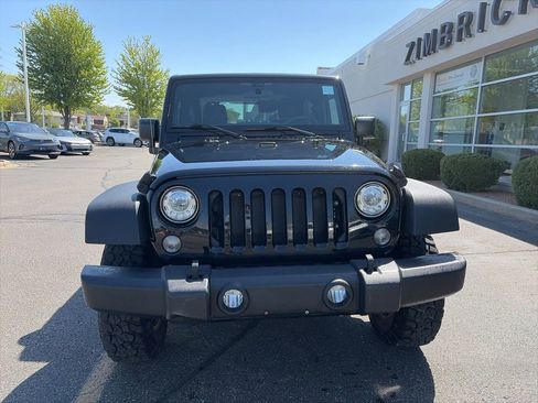 Used 2017 Jeep Wrangler Rubicon w/ Trailer Tow Group AWD/4WD image 3