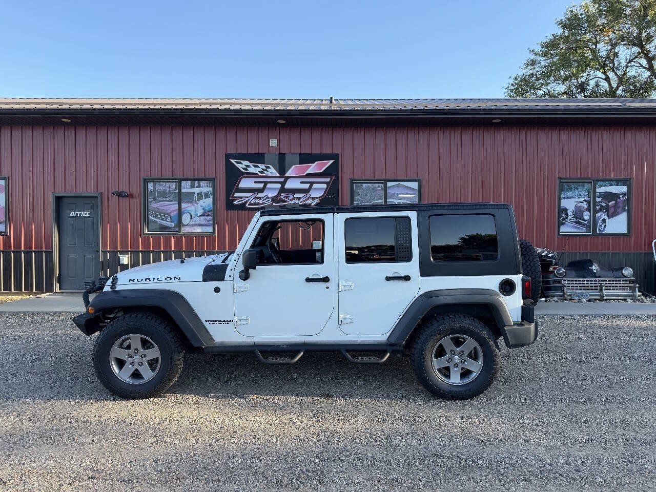 Used 2010 Jeep Wrangler Unlimited Rubicon w/ Trailer Tow Group AWD/4WD image 1
