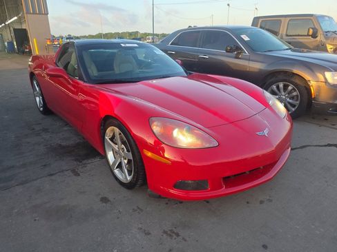 Used 2008 Chevrolet Corvette Coupe w/ Preferred Equipment Group RWD image 3