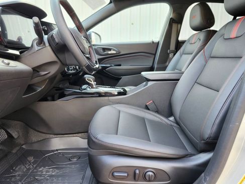 New 2026 Chevrolet Trax RS w/ Sunroof Package image 16