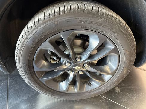 Used 2024 Dodge Durango GT RWD image 9