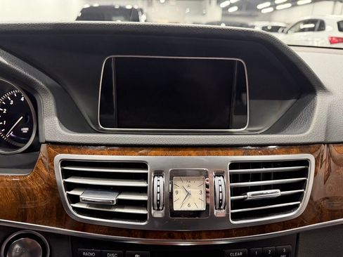 Used 2014 Mercedes-Benz E 350 4MATIC Sedan image 38