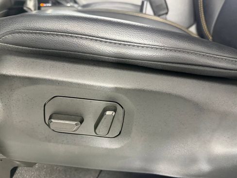 Used 2025 Jeep Wrangler Unlimited Sahara AWD/4WD image 26