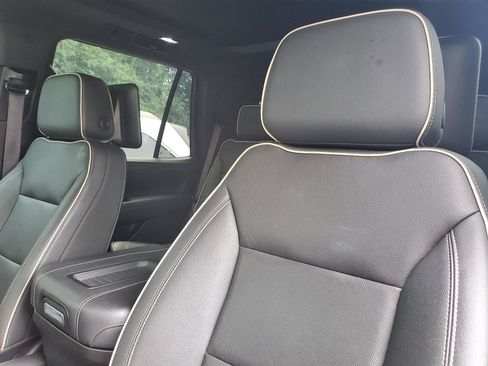 Used 2022 GMC Yukon SLT w/ SLT Premium Package AWD/4WD image 19