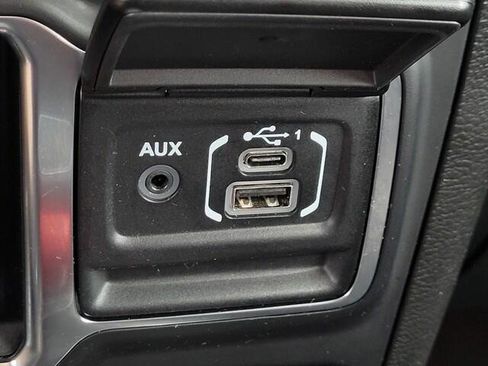 Used 2022 Jeep Wrangler Unlimited Sport image 23