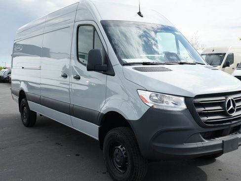 New 2025 Mercedes-Benz Sprinter 2500 image 3