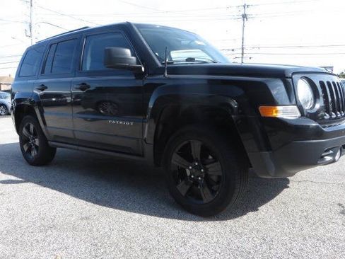 Used 2015 Jeep Patriot Sport w/ Power Value Group AWD/4WD image 2
