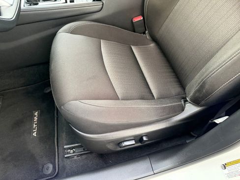 Used 2023 Nissan Altima 2.5 SV image 12