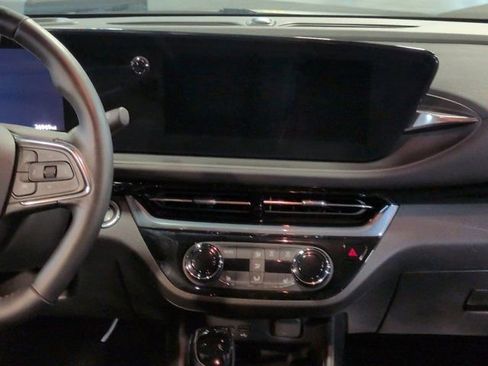 Used 2025 Buick Envista Sport Touring w/ Convenience I Package FWD image 17