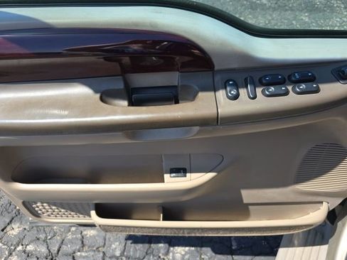 Used 2004 Ford Excursion Limited AWD/4WD image 9