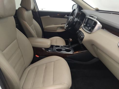 Used 2017 Kia Sorento EX FWD image 21