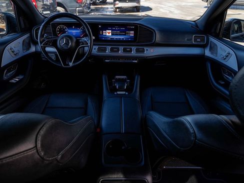 Used 2025 Mercedes-Benz GLS 450 4MATIC image 33