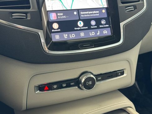 Certified 2024 Volvo XC90 B5 Core w/ Climate Package AWD/4WD image 21