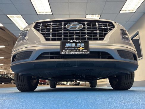 Used 2025 Hyundai Venue SEL image 15