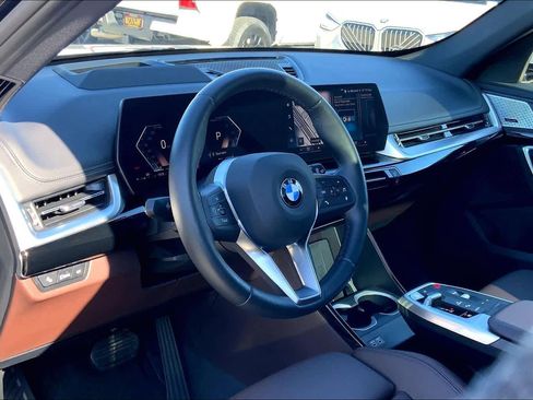Used 2023 BMW X1 xDrive28i w/ Premium Package image 17