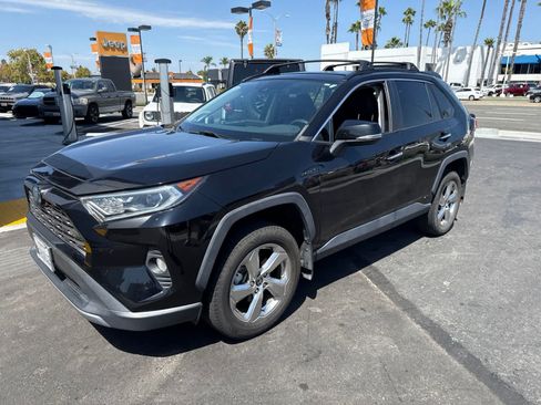 Used 2021 Toyota RAV4 Limited AWD/4WD image 20