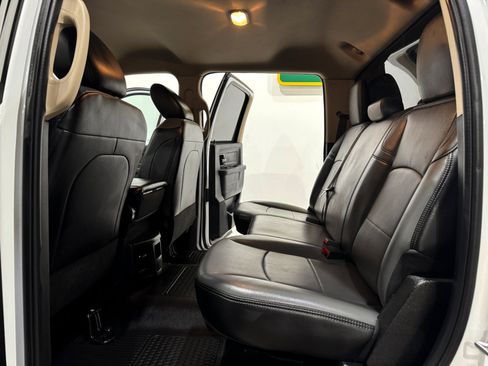 Used 2020 RAM 5500 Tradesman w/ Chrome Appearance Group image 16