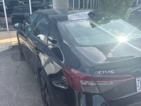 Used 2025 Honda Civic Sport image 11