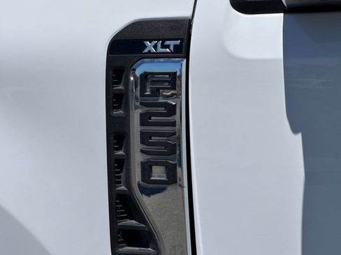Used 2024 Ford F250 XLT w/ FX4 Off-Road Package AWD/4WD image 24