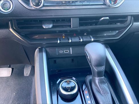 Used 2024 Chevrolet Colorado Trail Boss w/ Technology Package image 31