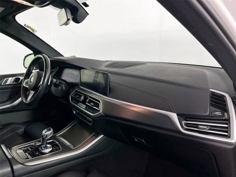 Used 2022 BMW X5 xDrive40i w/ M Sport Package image 26
