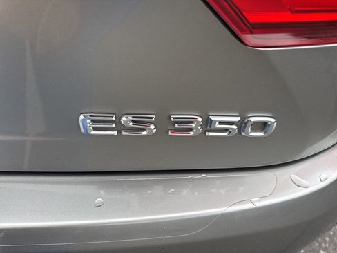 Used 2018 Lexus ES 350 w/ Navigation System Package image 10