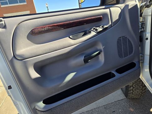 Used 1998 Dodge Ram 2500 Truck ST image 15