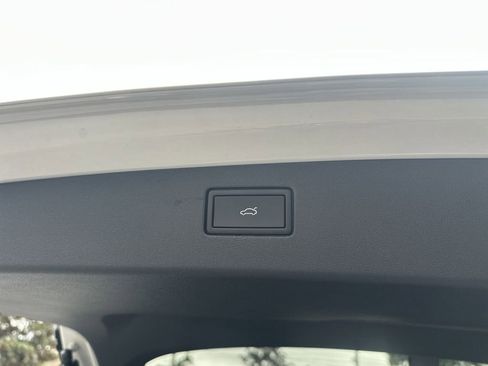 New 2026 Volkswagen Tiguan SE R-Line image 25