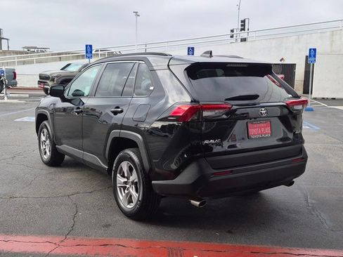 Used 2025 Toyota RAV4 XLE FWD image 11