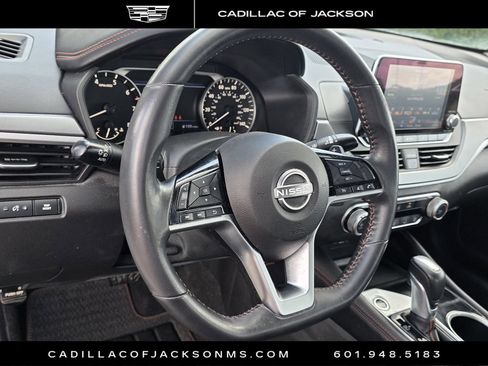 Used 2024 Nissan Altima 2.5 SR FWD image 10