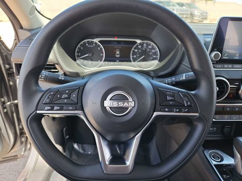 Used 2025 Nissan Sentra SV FWD image 22