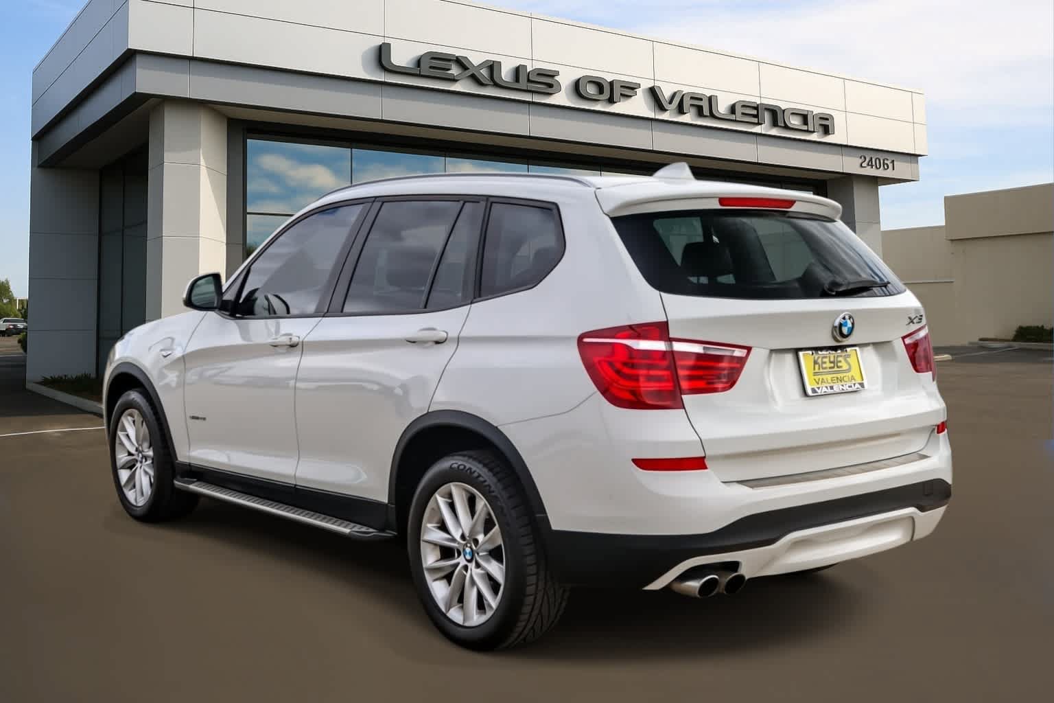 Used 2017 BMW X3 sDrive28i RWD image 2