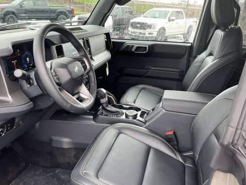 New 2026 Ford Bronco Badlands image 7