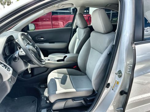 Used 2020 Honda HR-V LX image 3