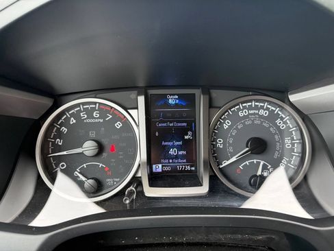 Used 2023 Toyota Tacoma SR5 w/ Technology Package AWD/4WD image 4