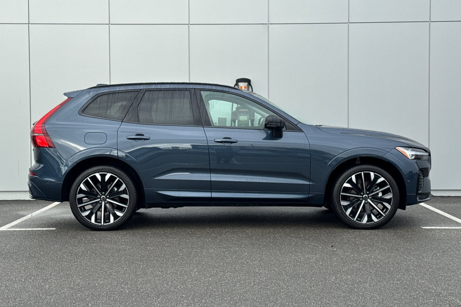 Used 2026 Volvo XC60 B5 Ultra w/ Protection Package Premier AWD/4WD image 6